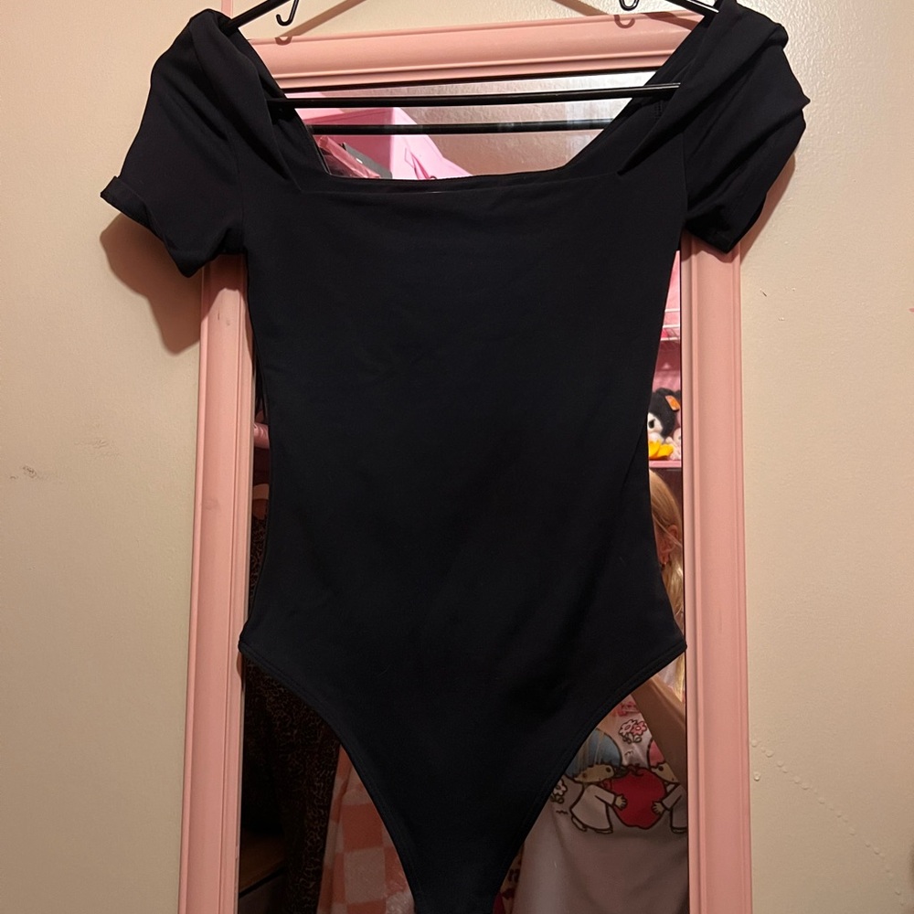 Babaton Contour Black Square neck bodysuit XS Aritzia